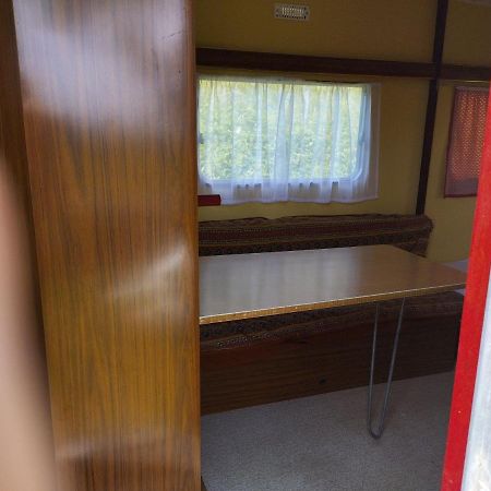 Camping La Foret Du Morvan Vintage Caravan Larochemillay Eksteriør billede